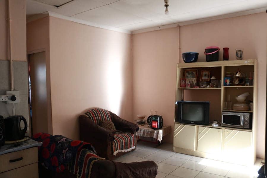 2 Bedroom Property for Sale in Roosendal Western Cape